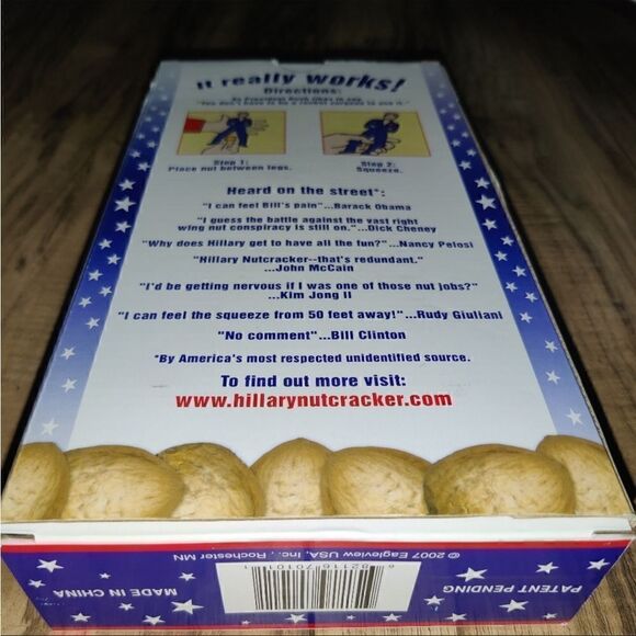 The Hillary Clinton Nutcracker 2007 Crabs Lobster Steel - Picture 9 of 10